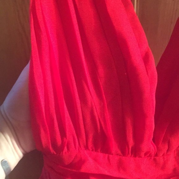 Red gown - Picture 6 of 6